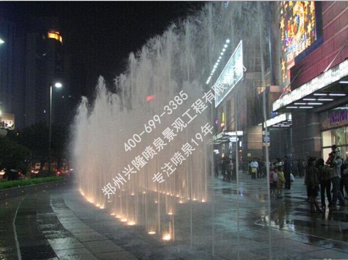 興隆噴泉承建的永城購物廣場旱噴實景